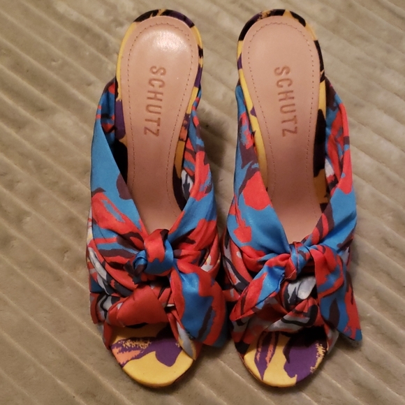 SCHUTZ Shoes - Cleaning my closet